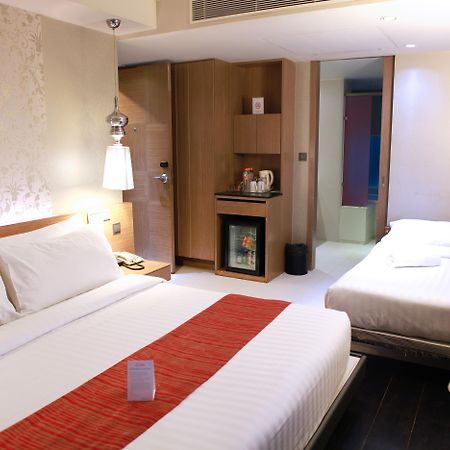 Отель Citrus Sukhumvit 13 Nana Bangkok By Compass Hospitality - Newly Renovated Экстерьер фото