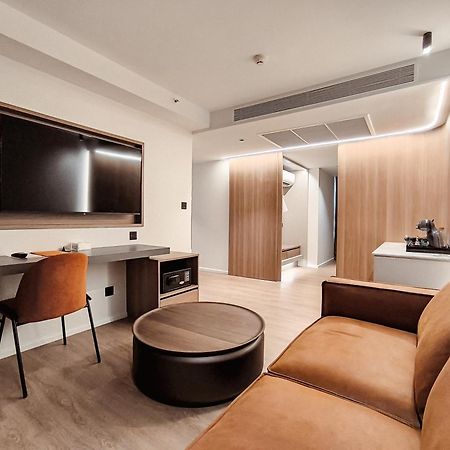 Отель Citrus Sukhumvit 13 Nana Bangkok By Compass Hospitality - Newly Renovated Экстерьер фото