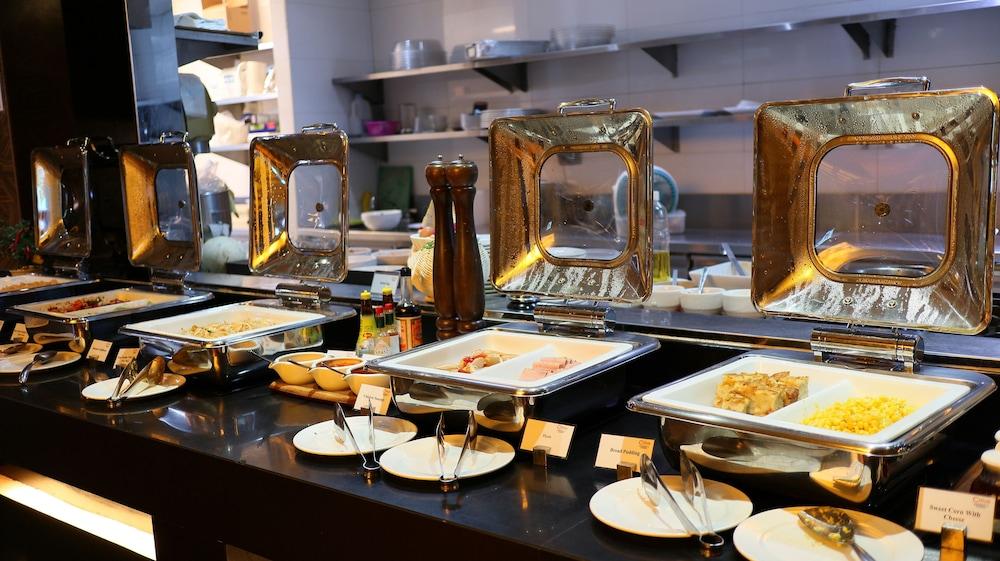 Отель Citrus Sukhumvit 13 Nana Bangkok By Compass Hospitality - Newly Renovated Экстерьер фото