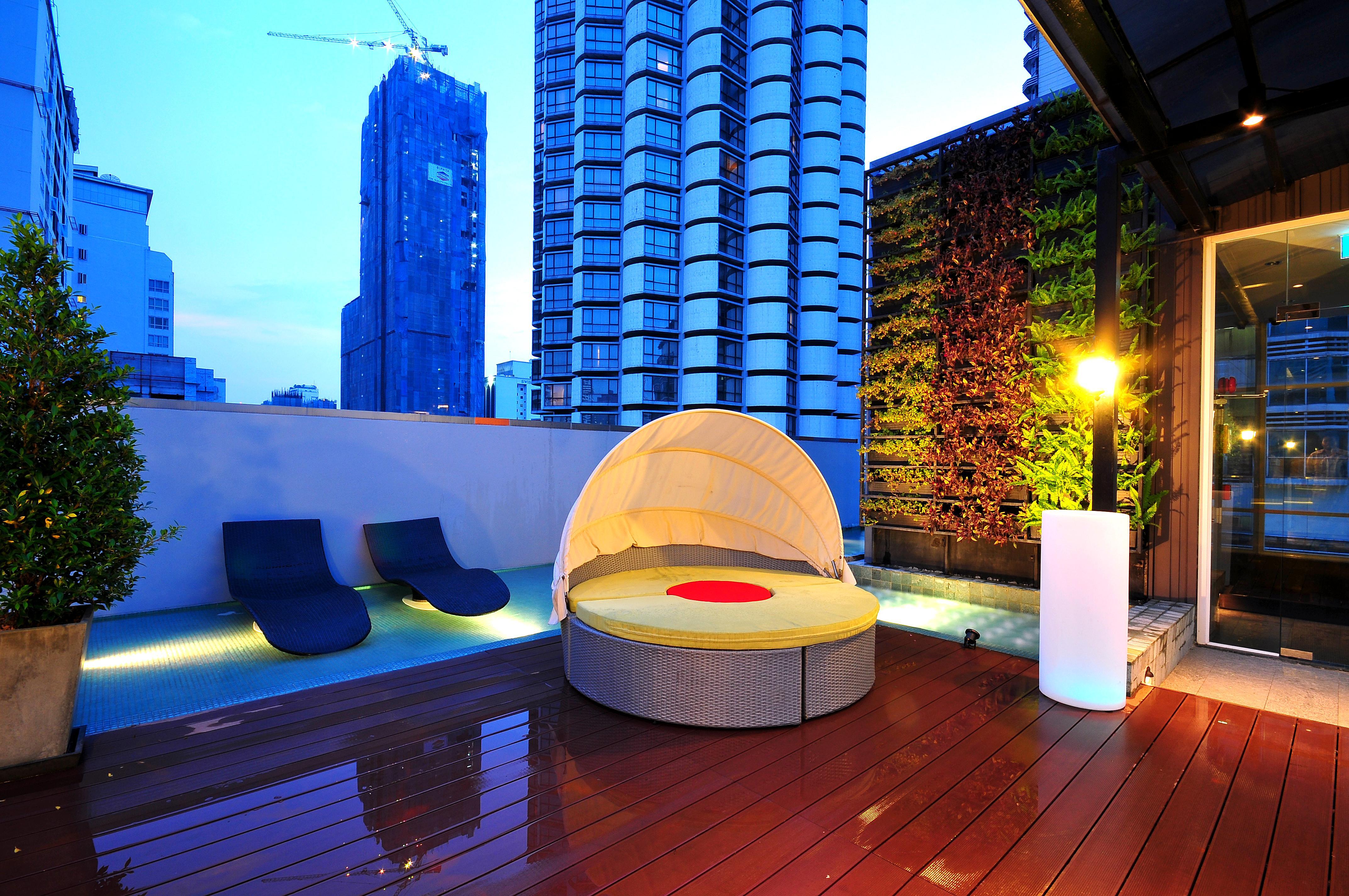 Отель Citrus Sukhumvit 13 Nana Bangkok By Compass Hospitality - Newly Renovated Экстерьер фото