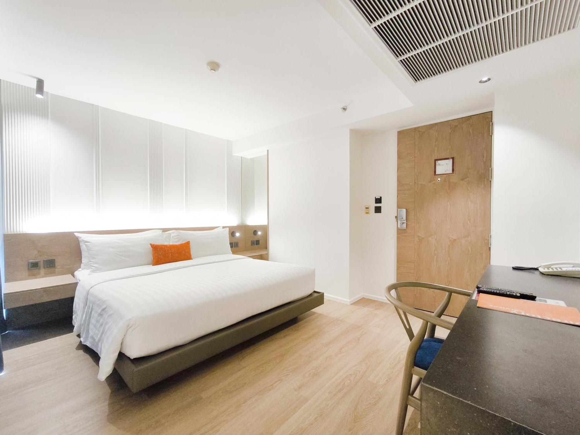 Отель Citrus Sukhumvit 13 Nana Bangkok By Compass Hospitality - Newly Renovated Экстерьер фото