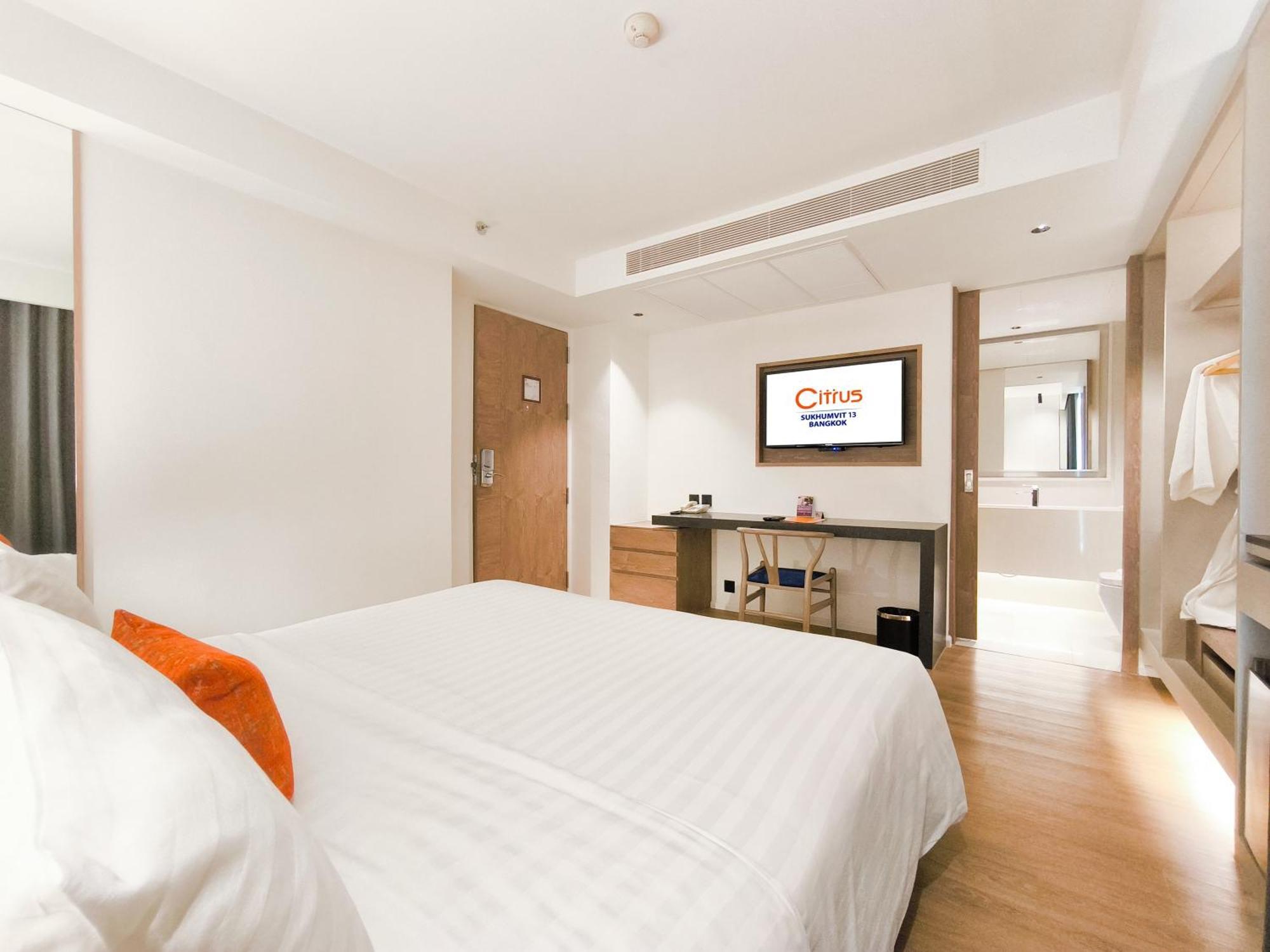 Отель Citrus Sukhumvit 13 Nana Bangkok By Compass Hospitality - Newly Renovated Экстерьер фото
