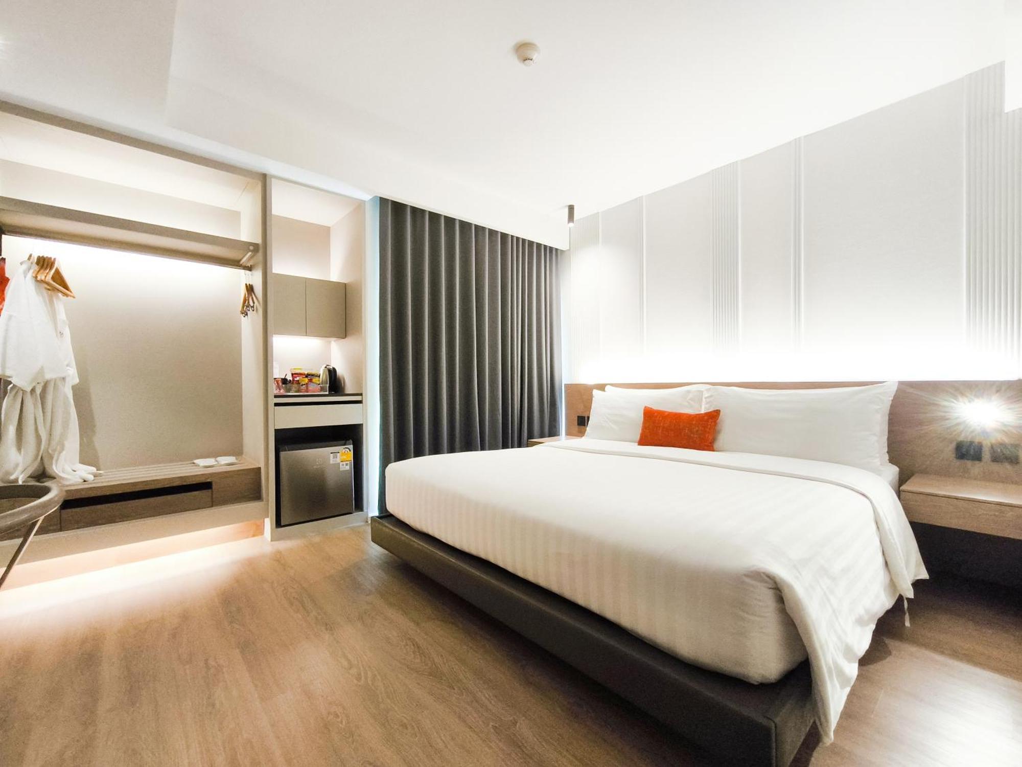 Отель Citrus Sukhumvit 13 Nana Bangkok By Compass Hospitality - Newly Renovated Экстерьер фото